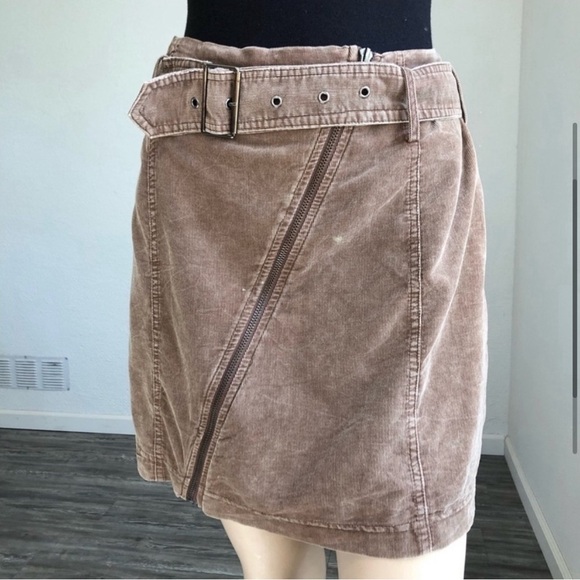 Brown Corduroy Skirt with Belt - Picture 4 of 8